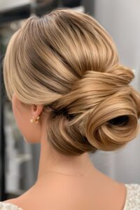 awesome low bun wedding hairstyles 2