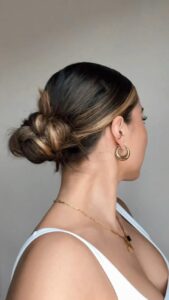 10 Hairstyles That Hide Greasy Hair Perfectly d6300848c85170a99015d9fbf4d14b16 (1)