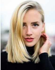 deep side part straight hair