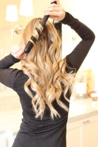 how to curl your hair with a wand beachy waves