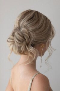 updo hairstyle 570x855