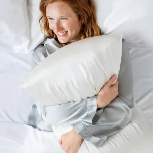 why you should switch to a silk pillowcase this winter