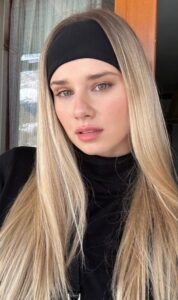 Headband Hairstyles: 15 Chic Ways to Wear One headband over slicked back hair