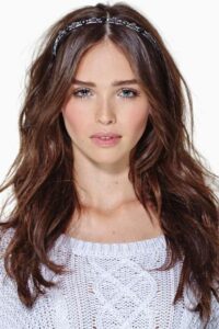 Headband Hairstyles: 15 Chic Ways to Wear One headband with a middle part and hair down