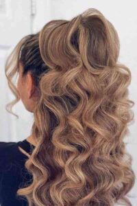 curly voluminous ponytail